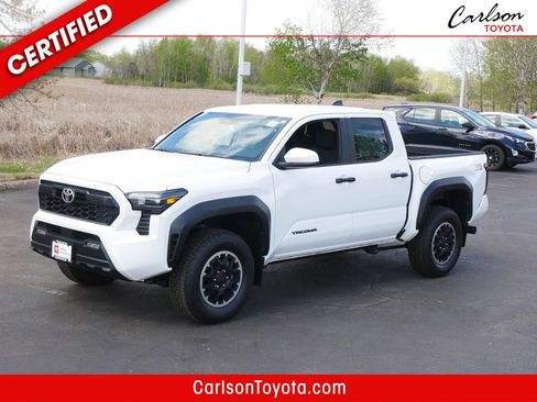 Certified 2024 Toyota Tacoma TRD Off-Road AWD/4WD image 1