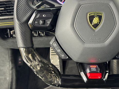 Used 2018 Lamborghini Huracan Performante image 23