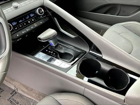 Used 2024 Hyundai Elantra SEL w/ Convenience Package image 12