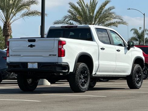 New 2026 Chevrolet Silverado 1500 ZR2 w/ LPO, Dark Essentials Package image 4