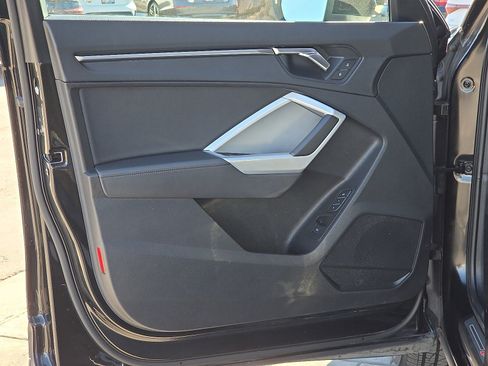 Used 2024 Audi Q3 2.0T Premium image 8