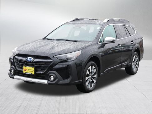 Used 2023 Subaru Outback Touring XT image 3