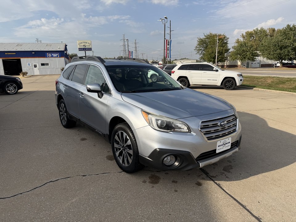Used 2017 Subaru Outback 2.5i Limited AWD/4WD image 3