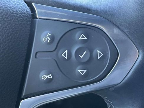 Used 2023 Chevrolet Traverse RS image 34