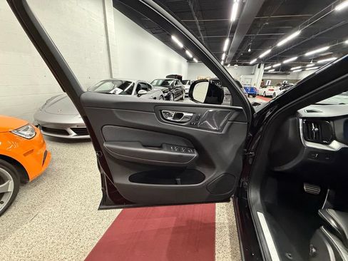 Used 2020 Volvo XC60 T5 R-Design w/ Protection Package Premier FWD image 19