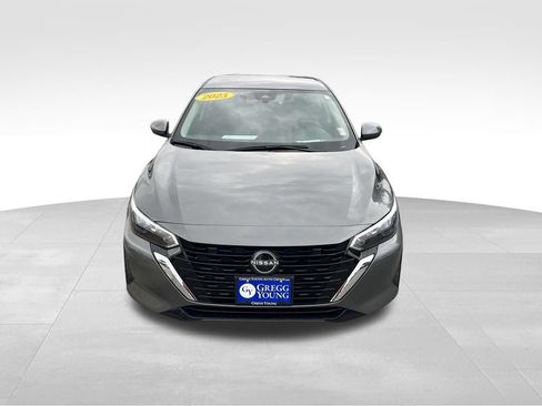 Used 2025 Nissan Sentra SV FWD image 10