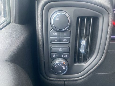 Used 2024 Chevrolet Silverado 1500 Custom image 18
