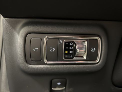 Certified 2025 Lincoln Nautilus Premier w/ Equipment Group 102A image 25