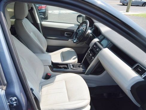 Used 2019 Land Rover Discovery Sport HSE AWD/4WD image 13
