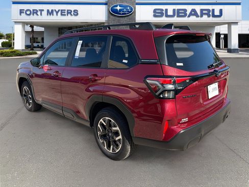 Certified 2025 Subaru Forester Premium image 5