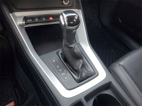 Used 2021 Audi Q3 2.0T Premium image 28