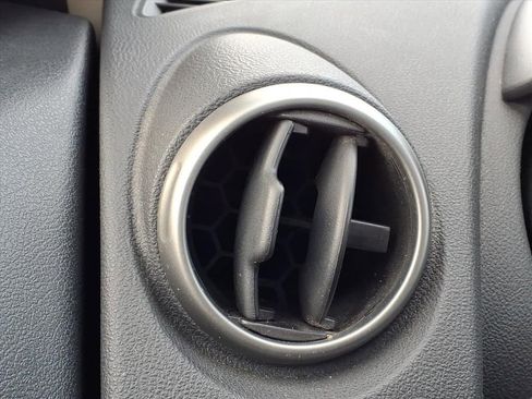 Used 2012 Nissan Rogue S image 26