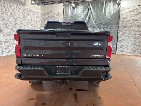 Used 2023 Chevrolet Silverado 1500 ZR2 w/ Technology Package image 6