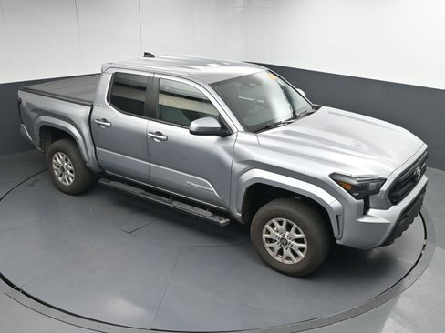 Certified 2025 Toyota Tacoma SR5 image 39