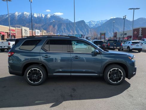 New 2026 Honda Pilot Touring image 2