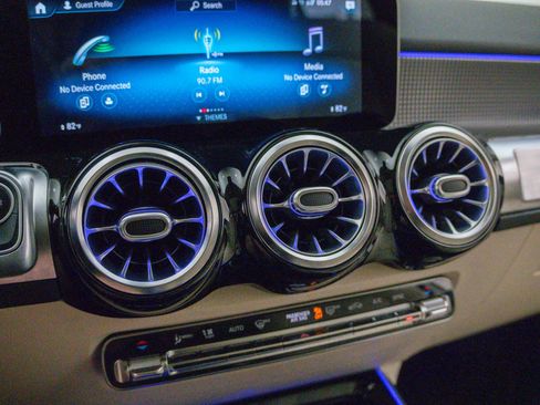 Used 2020 Mercedes-Benz GLB 250 4MATIC image 26