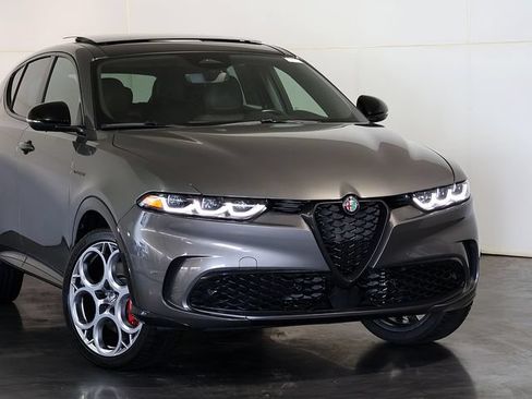 Used 2024 Alfa Romeo Tonale Veloce AWD/4WD image 6