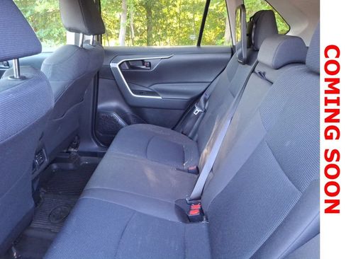 Used 2023 Toyota RAV4 LE AWD/4WD image 9