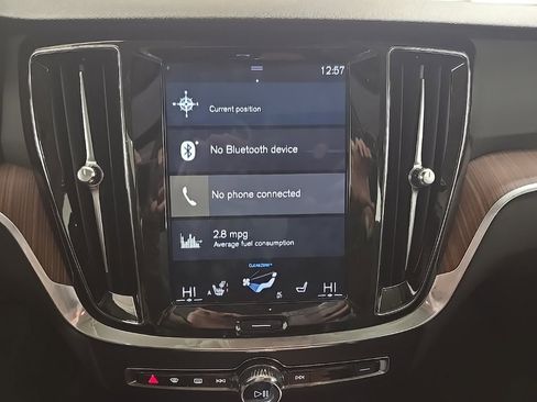 Used 2020 Volvo S60 T6 Momentum w/ Protection Package image 16