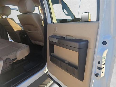 Used 2016 Ford F250 Lariat w/ Lariat Interior Package image 13