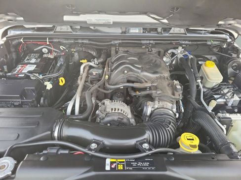 Used 2017 Jeep Wrangler Sahara w/ Connectivity Group image 22