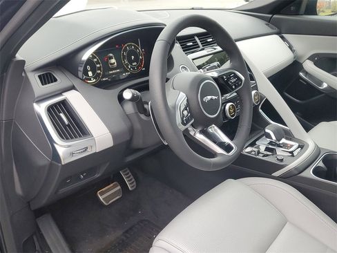 Used 2024 Jaguar E-PACE R-Dynamic SE image 6