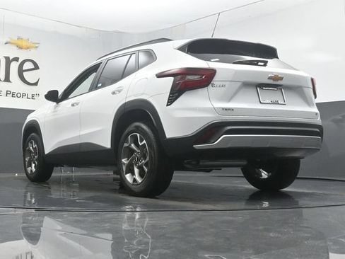 Used 2025 Chevrolet Trax LT w/ Driver Confidence Package FWD image 5