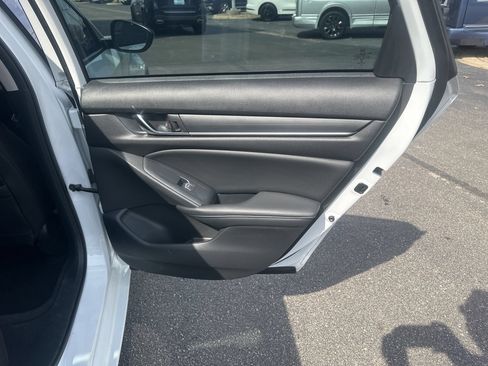 Used 2022 Honda Accord Sport Special Edition image 14