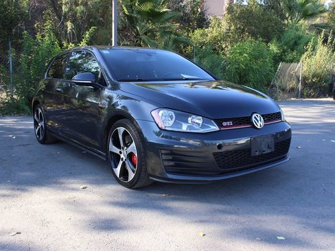 Used 2016 Volkswagen GTI SE FWD image 2