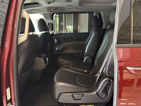 Used 2025 Kia Carnival SX FWD image 20