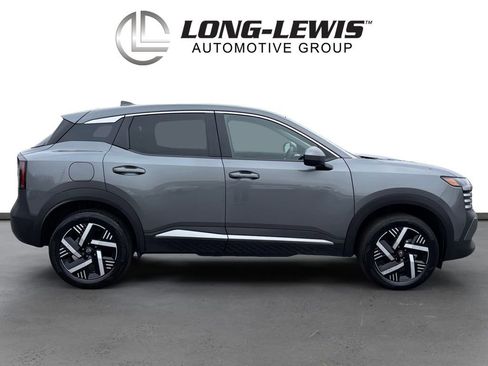 Used 2025 Nissan Kicks SV image 8