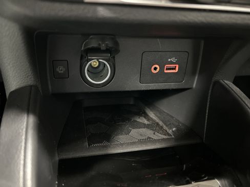 Used 2025 Nissan Versa SV image 21