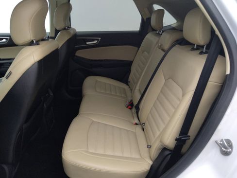 Used 2018 Ford Edge SEL w/ Equipment Group 201A AWD/4WD image 18
