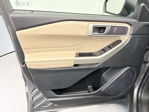 Used 2022 Ford Explorer XLT w/ Equipment Group 202A image 24