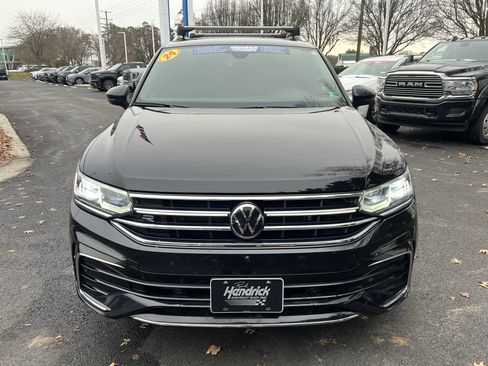 Used 2024 Volkswagen Tiguan SEL R-Line image 3