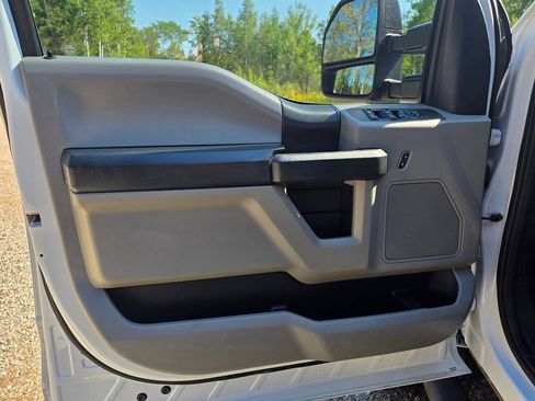 Used 2019 Ford F250 XL w/ Power Equipment Group AWD/4WD image 17