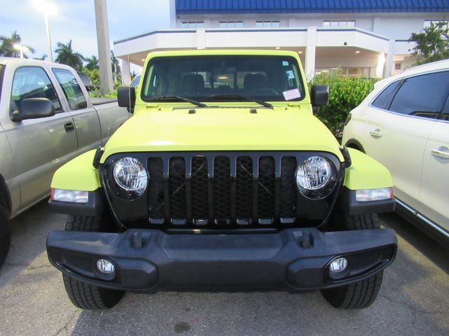 Used 2023 Jeep Gladiator Sport AWD/4WD image 2