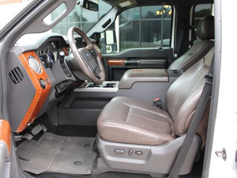 Used 2016 Ford F350 King Ranch w/ King Ranch w/Chrome Package image 9