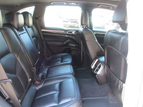 Used 2018 Porsche Cayenne S AWD/4WD image 21