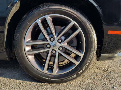 Used 2019 Dodge Challenger SXT image 34