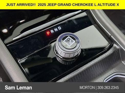 New 2025 Jeep Grand Cherokee L Altitude image 16