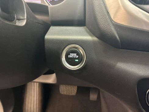 Used 2024 GMC Terrain SLT AWD/4WD image 23