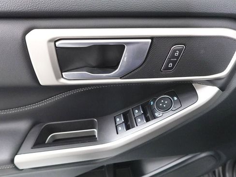 Used 2023 Ford Explorer XLT w/ Equipment Group 202A image 9