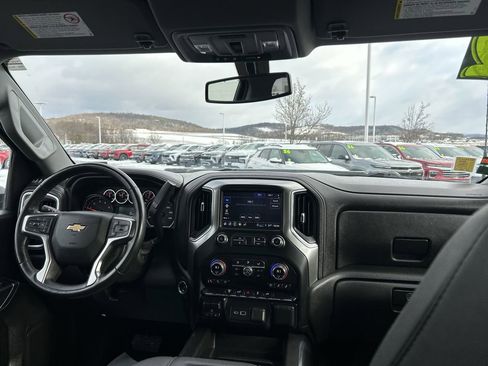 Used 2022 Chevrolet Silverado 3500 LTZ w/ LTZ Convenience Package image 18