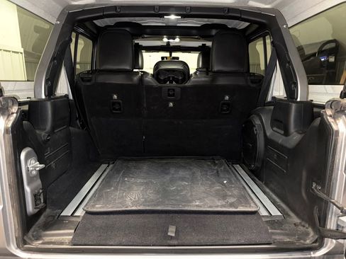 Used 2018 Jeep Wrangler Unlimited Rubicon AWD/4WD image 19