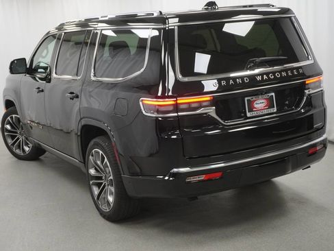 Certified 2024 Jeep Grand Wagoneer Series III w/ Rear-Seat Entertainment Group AWD/4WD image 13