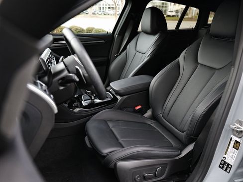 Used 2025 BMW X4 xDrive30i w/ Premium Package image 20