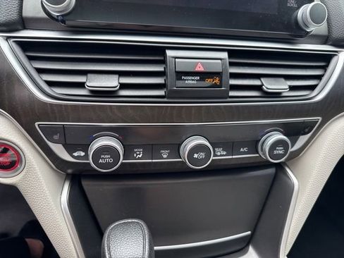 Used 2020 Honda Accord EX image 25