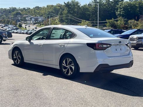 Used 2025 Subaru Legacy Premium AWD/4WD image 3