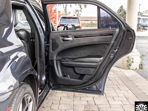 Used 2017 Chrysler 300 S image 38